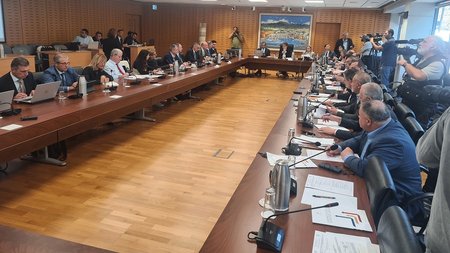 ΕΠΙΤΡΟΠΗ ΟΙΚΟΝΟΜΙΚΩΝ ΠΡΟΫΠΟΛΟΓΙΣΜΟΣ