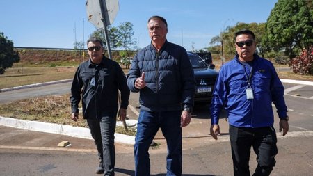 2025-07-18T133812Z_1908761984_RC21PFA1YRBG_RTRMADP_5_BRAZIL-BOLSONARO-1200x800