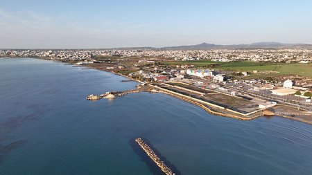 ΔΙΗΛΥΣΤΗΡΙΑ ΛΑΡΝΑΚΑ