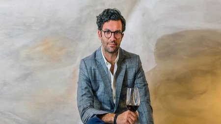 ΓΙΩΡΓΟΣ ΠΑΠΑΚΩΣΤΑΣ 1