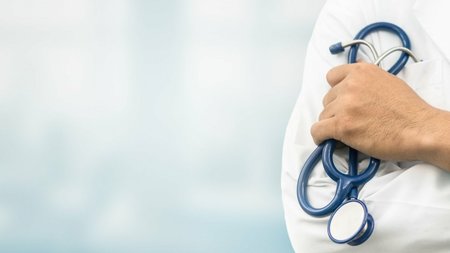 fevgoun-ellines-giatroi-exoteriko