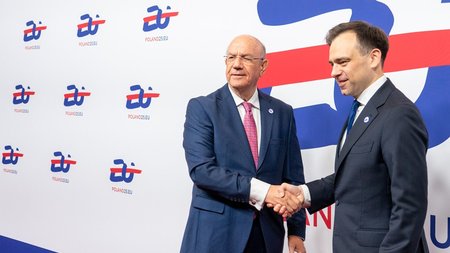 ΜΑΚΗΣ ΚΕΡΑΥΝΟΣ EUROGROUP