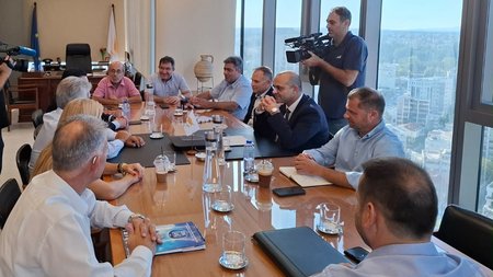 ΥΠΟΥΡΓΟΣ ΕΡΓΑΣΙΑΣ-ΞΕΝΟΔΟΧΟΙ