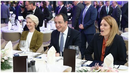 Collage Maker-25-May-2023-07-51-AM-1006