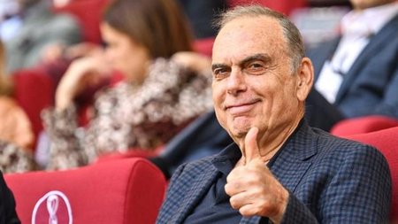 _128103017_avram2