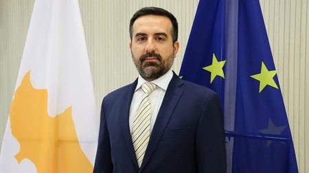 YF_METANASTEYSHS_IOANNIDES