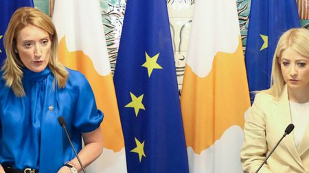 προεδρος της βουλης αννιτα δημητριου ρομπερτα μετσολα