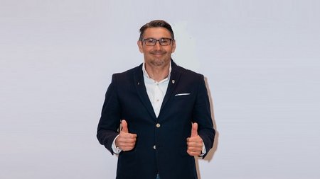 ΝΙΚΟΣ ΚΑΚΛΑΜΑΝΑΚΗΣ 1