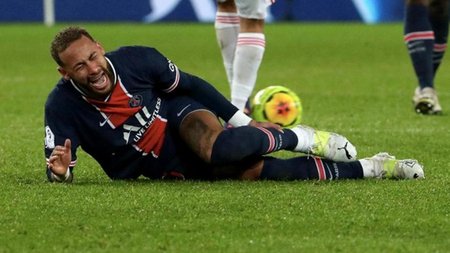201214034917-01-neymar-injury-_155745