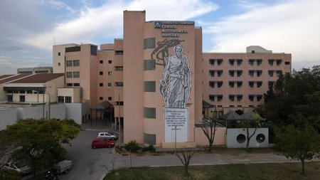 xrwma-larisa-nosokomeio