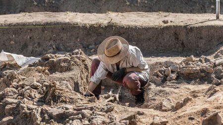 αρχαιολογοι1