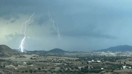 astrapes-keravnos-24-696x428