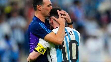 Scaloni_messi_mundial