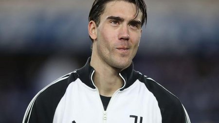 Dusan_Vlahovic_Juventus_pre-match_2021-22[1]