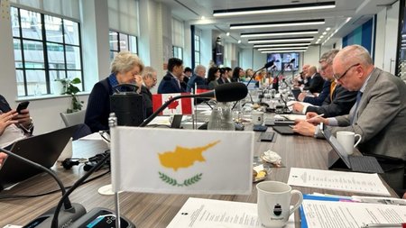 ΚΝΕ ΛΟΝΔΙΝΟ