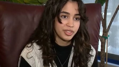 mafhitria-minise-sxoleio-den-iksere-na-diavazei