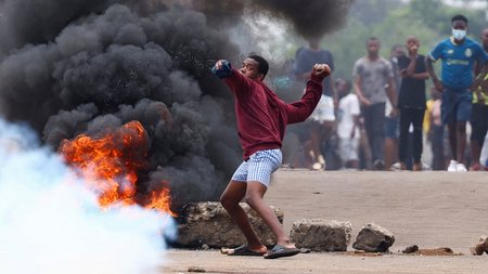 2024-12-10T101219Z_2131215831_RC2YOAAAHXLP_RTRMADP_5_YEAR-END-2024-PHOTOS-ELECTIONS