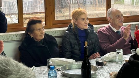 a859e483-01de-4277-b7b5-20b558be1265