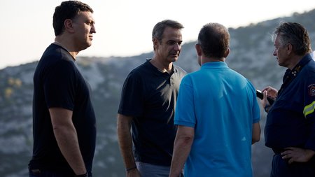 mitsotakis-maketaaa_2