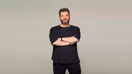 ΧΑΡΗΣ ΒΑΡΘΑΚΟΥΡΗΣ 1