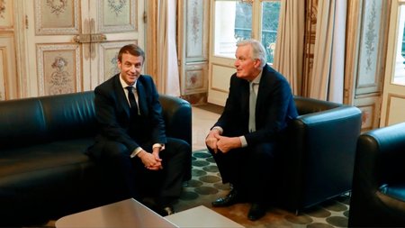 macron_barnier_france