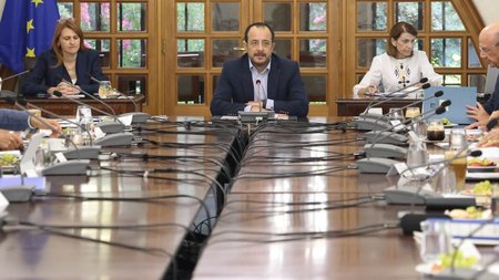 01COVERPOR-1-669fb3a840b97