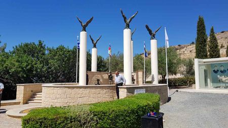 84f45c54-7697-4bab-8e93-aa2b92cf9fe5.jpg