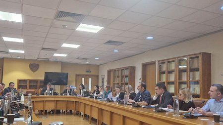 επιτροπη