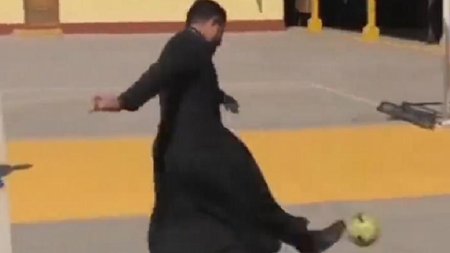 priest_195657