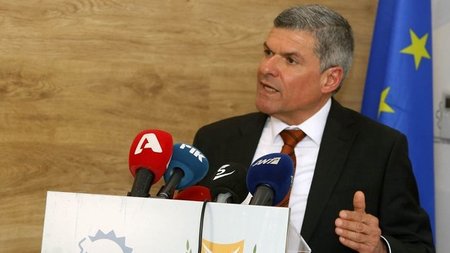 PAPANASTASIOU__.width-750