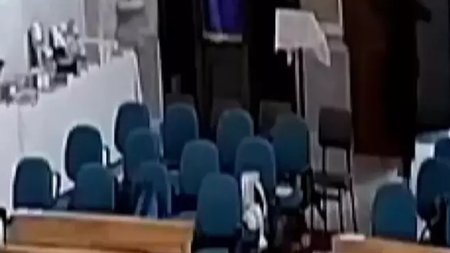 ekklisia_pirovolismoi