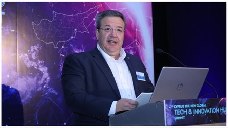 MixCollage-26-Apr-2024-10-31-AM-7558