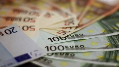euro_money.width-750