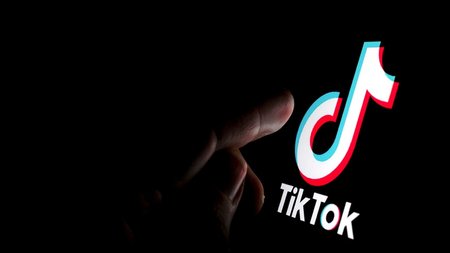 AdobeStock_TikTok_Hero