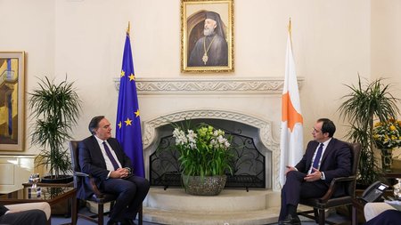 πρεσβης