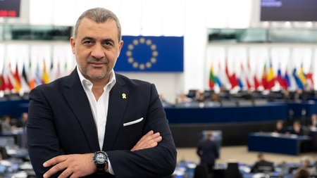 ΛΟΥΚΑΣ ΦΟΥΡΛΑΣ