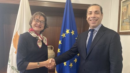 κομπος