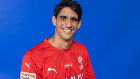 f3xhb7_wuaasikw_095204