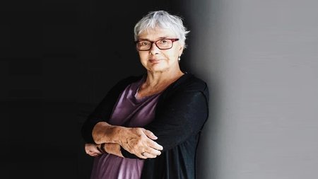 ΞΕΝΙΑ ΚΑΛΟΓΕΡΟΠΟΥΛΟΥ 1