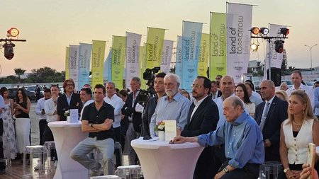 KhRISTODOULIDES_LEUKARITES_LAND_OF_TOMMOROW.width-750