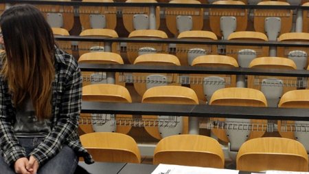 amfitheatro-foitites-metagrafes-kathismata-edrana-02-11-2020