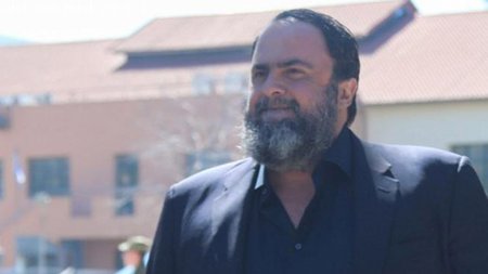 3799877_123445_152132