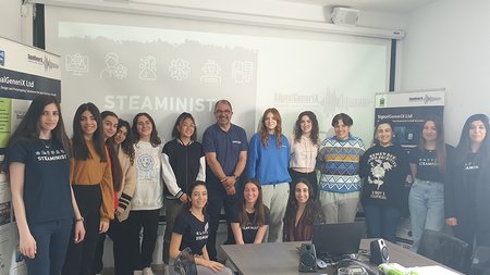 GirlsinSTEAMsignal