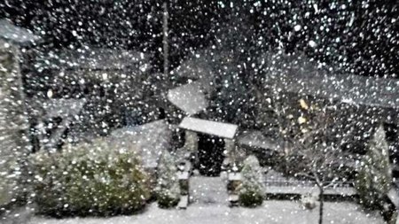 ta-prwta-xionia-episkefthikan-tin-ellada-uperoxes-eikones.w_l