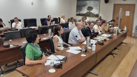 9b1569b8-87b1-44b5-81e6-cb4b55b1dc9b