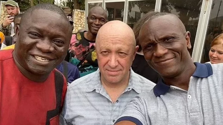 prigozhin-slefies-africanoi.jpg