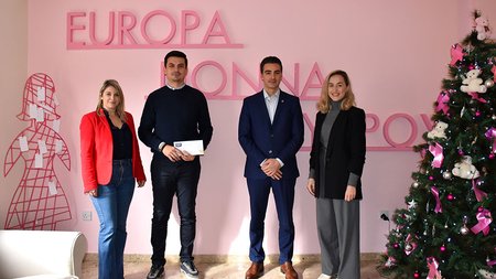 alampraalfamegaeuropadonna