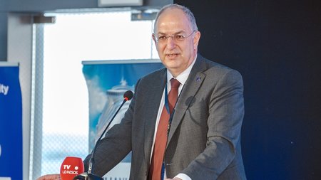 DOC.20250515.8456468.kadisbluelimasolforum1