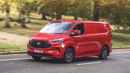 TRANSIT_CUSTOM_LIMITED_VAN_DYNAMIC_09