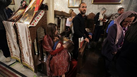 2025-04-20T090031Z_1109115838_RC251EADYPOL_RTRMADP_5_ISRAEL-PALESTINIANS-GAZA-EASTER-MASS